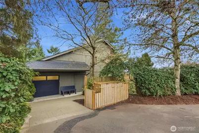 11508 Durland Avenue NE, Seattle, WA 98125 - Photo 2