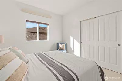 1731 10th Avenue NE #B215, Issaquah, WA 98029 - Photo 18