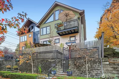 1502 44th Avenue SW, Seattle, WA 98116 - Photo 2