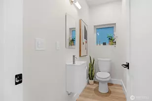 910 15th Ave, Seattle, WA 98122 - Photo 14