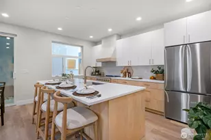 910 15th Ave, Seattle, WA 98122 - Photo 12