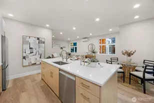 910 15th Ave, Seattle, WA 98122 - Photo 10