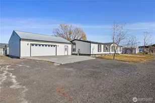 205 Priest Rapids Dr, Mattawa, WA 99349 - Photo 2