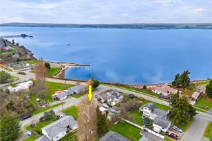 809 NE Perkins St, Coupeville, WA 98239 - Photo 2