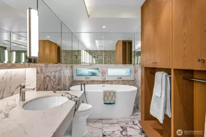 6437 Hampton Road S, Seattle, WA 98118 - Photo 28