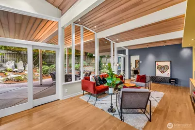 6437 Hampton Road S, Seattle, WA 98118 - Photo 16