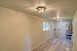 1365 Dolan St, Raymond, WA 98577 - Photo 16