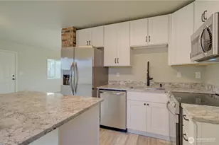 1365 Dolan St, Raymond, WA 98577 - Photo 10