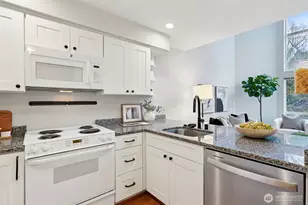 2530 15th Ave W, Seattle, WA 98119 - Photo 4