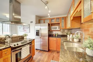 11058 NE 33rd Pl, Bellevue, WA 98004 - Photo 6