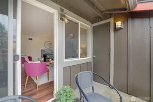 11058 NE 33rd Pl, Bellevue, WA 98004 - Photo 18