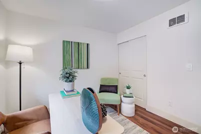 11058 NE 33rd Place #D6, Bellevue, WA 98004 - Photo 14