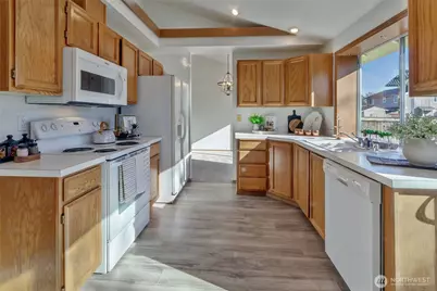 922 130th Street E, Tacoma, WA 98445 - Photo 10