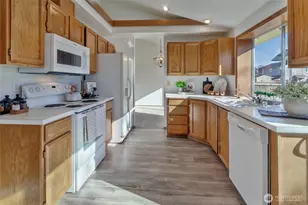 922 130th St E, Tacoma, WA 98445 - Photo 10