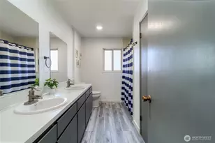 365 SE Highland Park Dr, College Place, WA 99324 - Photo 12