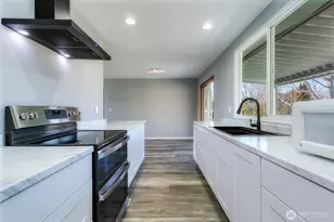 365 SE Highland Park Dr, College Place, WA 99324 - Photo 8