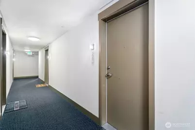 4547 8th Avenue NE #508, Seattle, WA 98105 - Photo 4