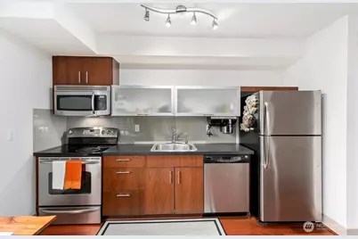 4547 8th Avenue NE #508, Seattle, WA 98105 - Photo 6