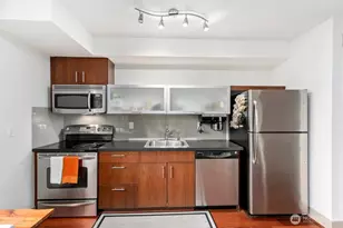 4547 8th Ave NE, Seattle, WA 98105 - Photo 6