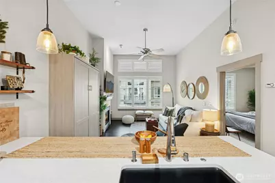 1840 25th Avenue NE #411, Issaquah, WA 98029 - Photo 4