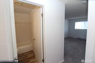 15210 Macadam Rd S, Tukwila, WA 98188 - Photo 10