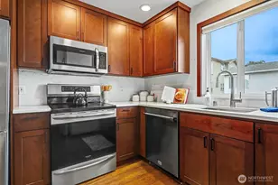 2422 NW 58th St, Seattle, WA 98107 - Photo 10