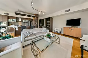 820 Blanchard St, Seattle, WA 98121 - Photo 8