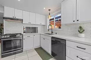 4840 S Kenny St, Seattle, WA 98118 - Photo 6