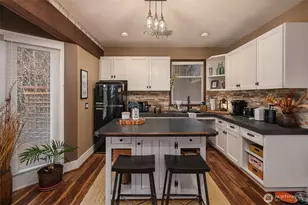 9225 Olympic View Dr, Edmonds, WA 98020 - Photo 28