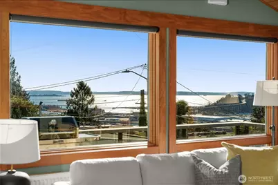 2572 13th Avenue W, Seattle, WA 98119 - Photo 6