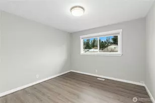 12563 SE 71st St, Newcastle, WA 98056 - Photo 16