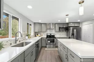 12563 SE 71st St, Newcastle, WA 98056 - Photo 10