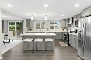 12563 SE 71st St, Newcastle, WA 98056 - Photo 8