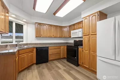 11436 SE 208th Street #7, Kent, WA 98031 - Photo 2
