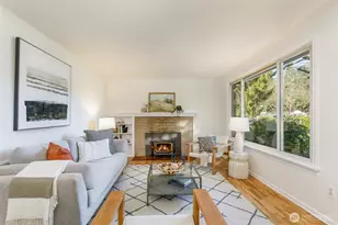 12343 11th Ave NE, Seattle, WA 98125 - Photo 2