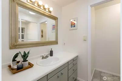 12343 11th Avenue NE, Seattle, WA 98125 - Photo 18