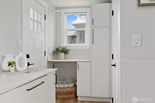 1080 W Ewing St, Seattle, WA 98119 - Photo 28