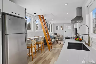 1080 W Ewing Street #E5, Seattle, WA 98119 - Photo 20