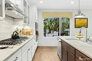 15538 NE 15th Pl, Bellevue, WA 98007 - Photo 16