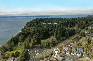 8602 Fauntleroy Wy SW, Seattle, WA 98136 - Photo 2