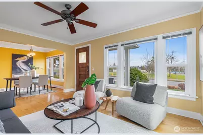 8433 30th Avenue SW, Seattle, WA 98126 - Photo 4