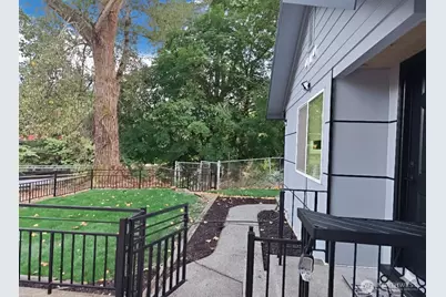 1147 Aberdeen Avenue NE, Renton, WA 98056 - Photo 4