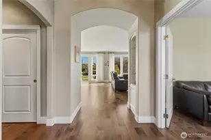 1164 SE Creekside Dr, College Place, WA 99324 - Photo 2