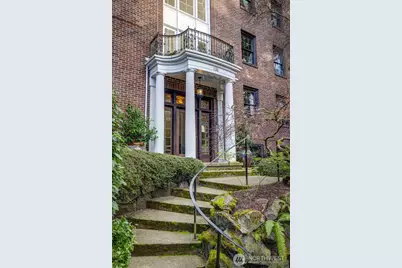 1120 17th Avenue #204, Seattle, WA 98122 - Photo 2