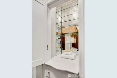 1120 17th Avenue #204, Seattle, WA 98122 - Photo 32