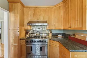 22 NW B St, College Place, WA 99324 - Photo 4