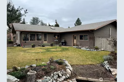 1501 N Grover Avenue, East Wenatchee, WA 98802 - Photo 2