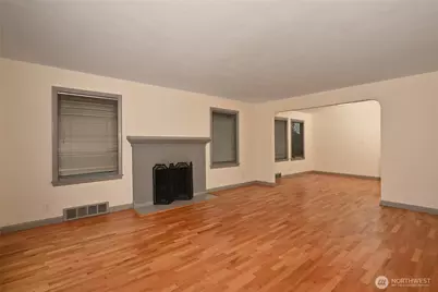 2418 Federal Avenue E, Seattle, WA 98102 - Photo 4