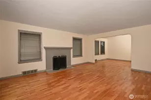 2418 Federal Ave E, Seattle, WA 98102 - Photo 4