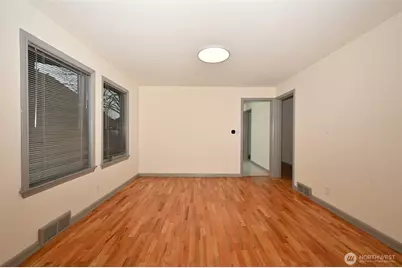2418 Federal Avenue E, Seattle, WA 98102 - Photo 8